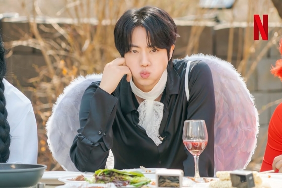 '외쳐 갓 석진'..방탄소년단 진, '도라이버' 출연진·제작진 커피 대접