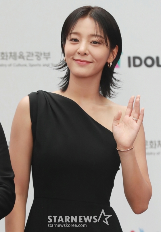 배우 설인아가 25일 서울 여의도 KBS홀에서 진행된 2024 서울 국제 드라마 어워즈 퍼플카펫 행사에 참석해 포즈를 취하고 있다. /2024.09.25 /사진=이동훈