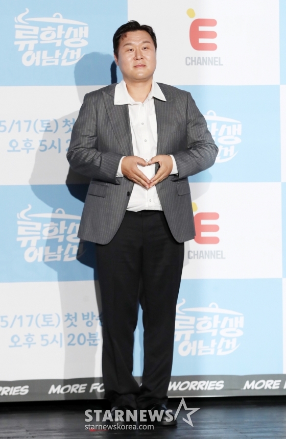 윤경호, 종로에서 김두한 룩[★포토]