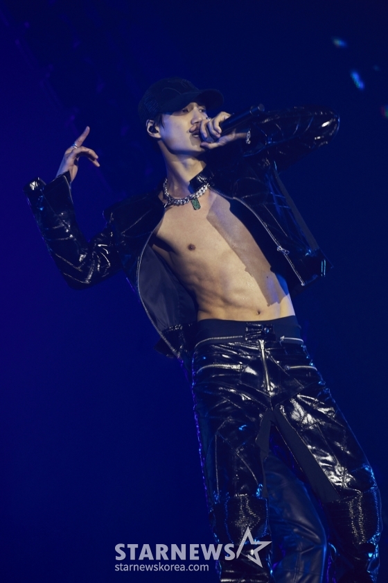 카이 '완벽한 복근'[★포토]