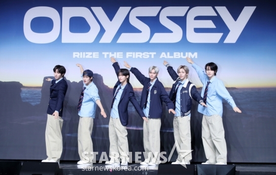 그룹 라이즈(RIIZE)가 19일 오전 서울 용산구 블루스퀘어에서 열린 첫 정규 'ODYSSEY(오디세이)' 발매 기념 쇼케이스에서 포즈를 취하고 있다. /2025.05.19 /사진=김휘선 hwijpg@