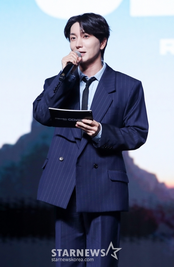이특, 라이즈 데뷔 이어 컴백까지 지원사격[★포토]