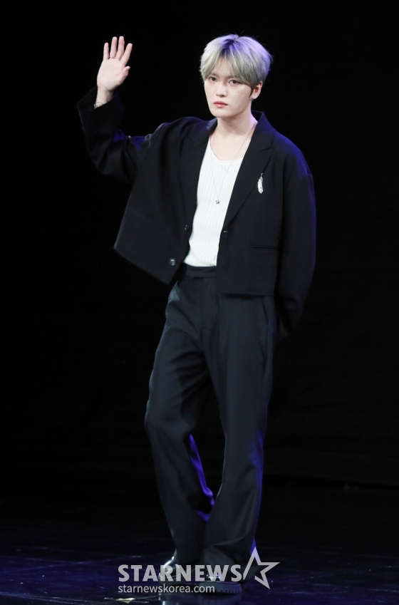 김재중 '락스타의 손인사'[★포토]