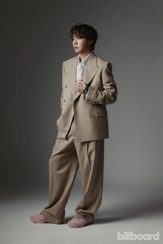 방탄소년단 제이홉 "이제 시작일 뿐"..美 빌보드 매거진 커버 장식
