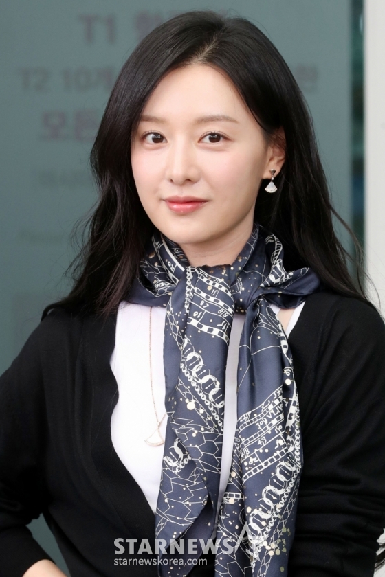 배우 김지원이 불가리 글로벌 하이 주얼리 이벤트 일정 차 이탈리아 시칠리아로 18일 오전 인천국제공항을 통해 출국 하고 있다. 2025.05.18 /사진=임성균 tjdrbs23@