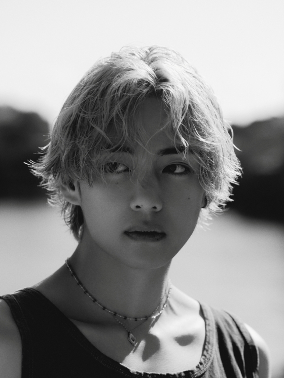 방탄소년단 뷔 '슬로우 댄싱' 스포티파이 5억 스트리밍 돌파..통산 3번째