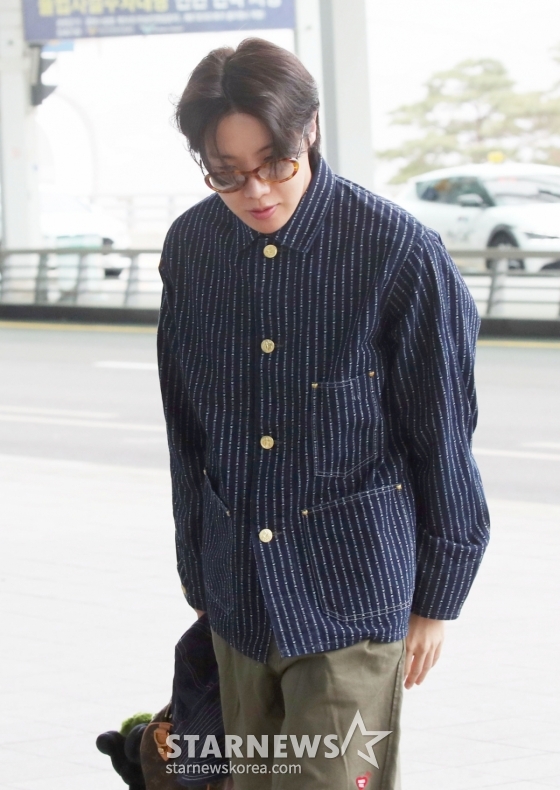 BTS 제이홉 '잘 다녀올게요'[★포토]