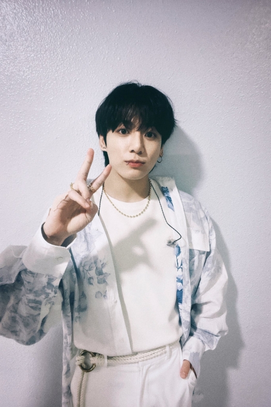 '정국 황금빛 귀환, 다시 비상할 시간'..韓팬클럽, 전역 기념 가로등 배너 150조 최강 팬심 서포트