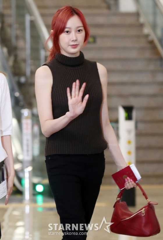에스파 지젤 '예쁜 손인사' [★포토]