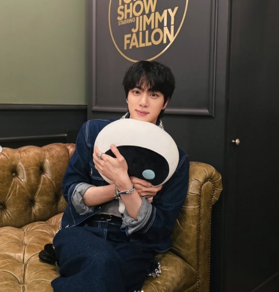 /사진=진 SNS