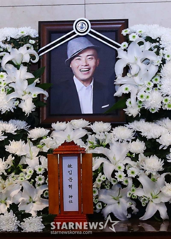 심근경색으로 갑작스레 세상을 떠난 개그맨 故임준혁의 빈소가 28일 오후 서울 서대문구 신촌 세브란스병원 장례식장에 마련돼 있다. /사진공동취재단