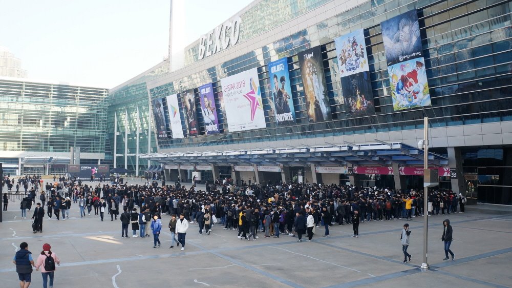  역대 최고 지스타? 도떼기 시장 같은 좌판부터 걷어라!- 스타뉴스  역대 최고 지스타? 도떼기 시장 같은 좌판부터 걷어라!- 스타뉴스
