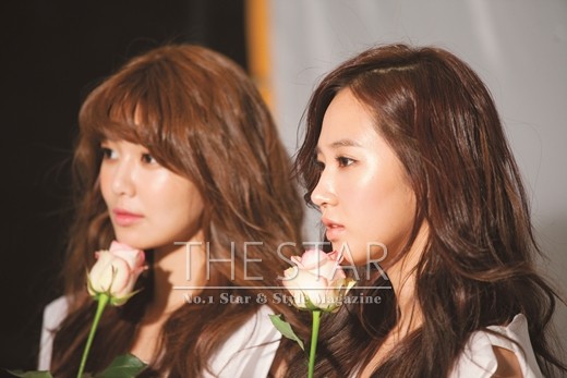 [PIC][01-04-2013]SooYoung và Yuri xuất hiện trên số đầu tiên của tạp chí "THE STAR" 2013041711297074282_1