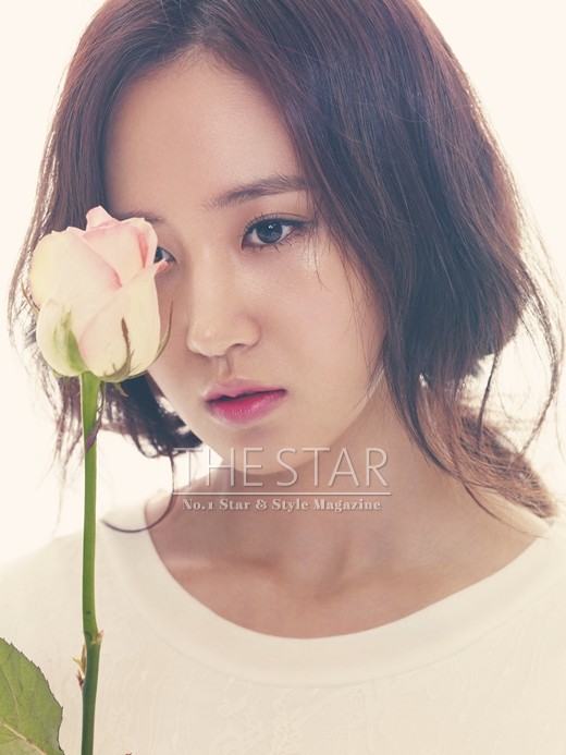 [PIC][01-04-2013]SooYoung và Yuri xuất hiện trên số đầu tiên của tạp chí "THE STAR" 2013041715447023679_4