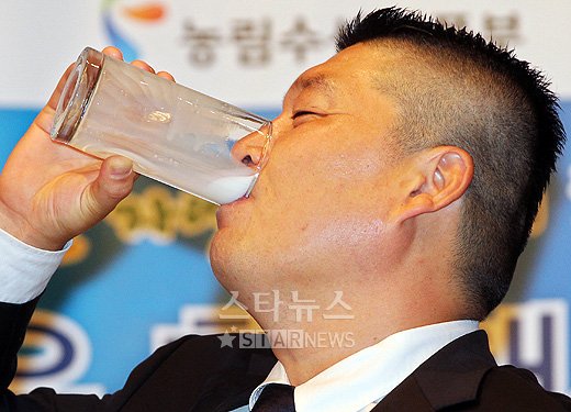 [★포토]강호동, '우유가 너무 맛있어요'