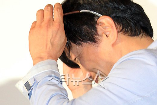 [★포토]박철민, '선글라스는 머리에 써야 제 맛!'