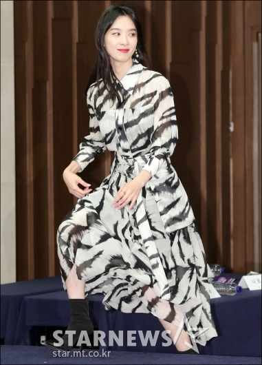 [★포토]이청아, '돋보이는 백호 무늬 패션'
