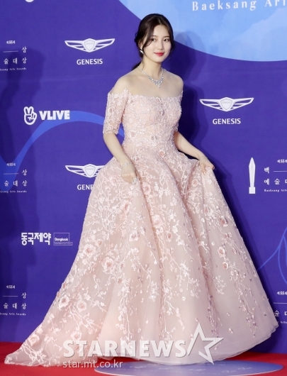 [★포토]수지, '풍성한 핑크빛 드레스'