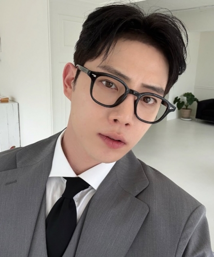 "모델 김종석 향년 29세 사망, 사인 미상"..인스타그램도 비공개 전환 [스타이슈]