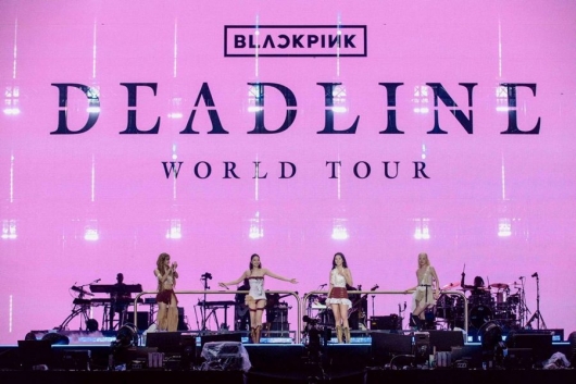 블랙핑크, 완전체 시너지 폭발..'고양서 투어 시작' 7만 8천 관객 열광