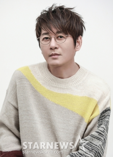 '발라드 황제' 신승훈, 9월 전격 컴백