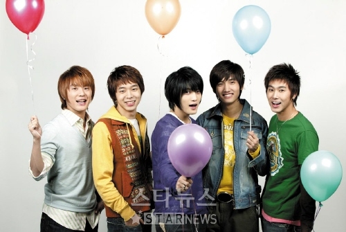 동방신기 달력 멤버 생일엔 빨간색 - 스타뉴스 동방신기 달력 멤버 생일엔 빨간색 - 스타뉴스