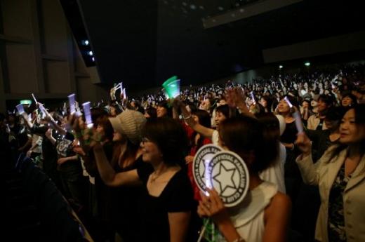 강타의 첫 일본 콘서트에 열광하는 일본 관객들 ⓒSM엔터테인먼트 