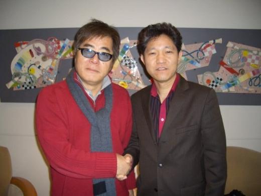 ↑박철수 감독(<b>사진 왼쪽</b>)과 이순열 대표
