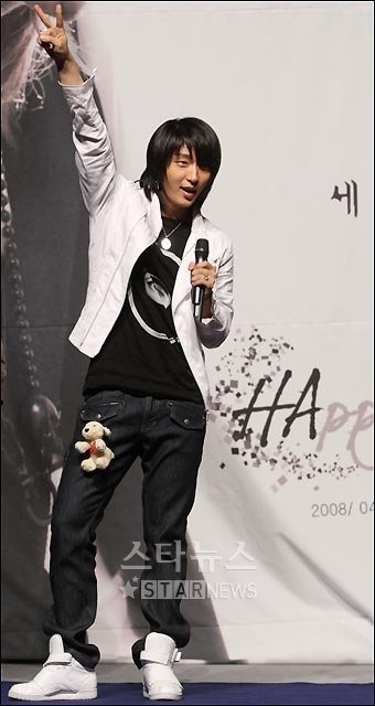 생일파티에 참여한 이준기 ⓒ홍봉진 기자