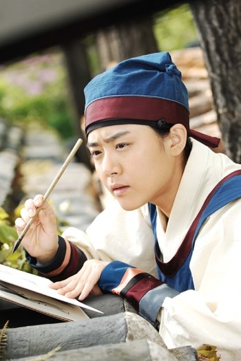 ↑SBS 드라마 '바람의 화원'에서 신윤복 역할을 맡은 문근영. 사진=SBS