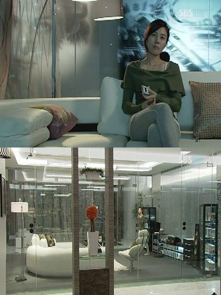 일명 '오승아의 방'으로 불린 유리방. 사진=SBS 화면캡처