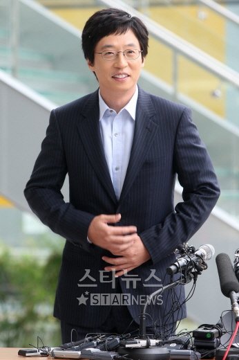 4일 결혼 발표 기자회견을 한 유재석 ⓒ홍봉진 기자