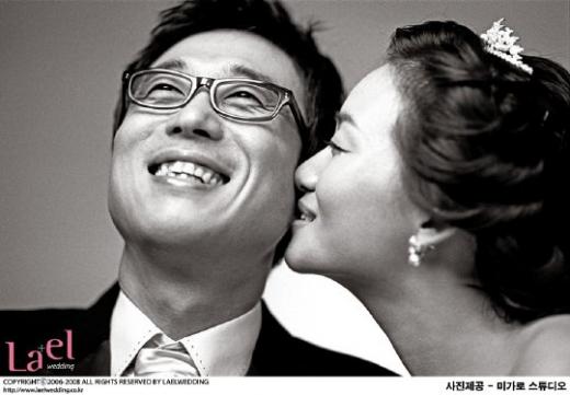 15일 웨딩마치를 울리는 개그맨 이윤석과 한의사 김수경씨 