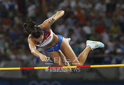 ↑ 2008 베이징 올림픽에서 이신바예바가 세계기록을 세우는 순간