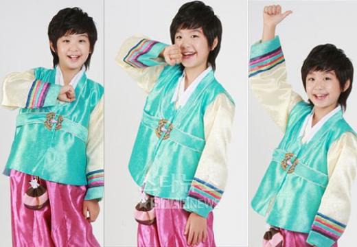 신동우가 MBC'에덴의동쪽'에서 연기한 인사 제스쳐를 보여줬다ⓒ 송희진 기자