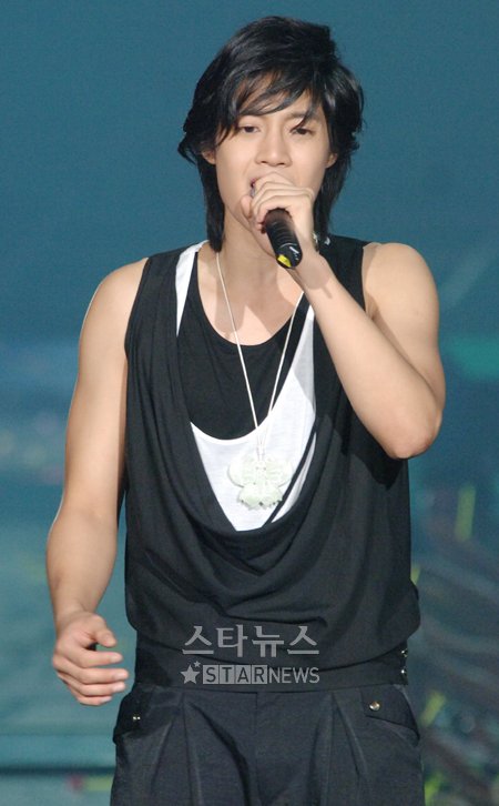 ↑ SS501 김현중