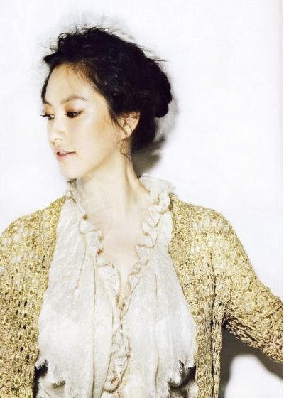 배우 신애 <사진제공=CLHOUSE>