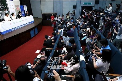 폐막작 '나는 행복합니다' 기자회견장 ⓒ 홍봉진 기자