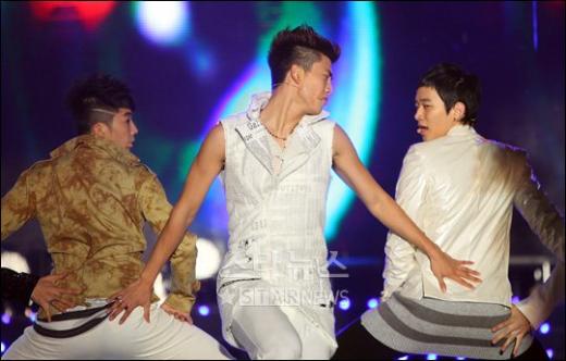 []2PM 'yo so sexy!'
