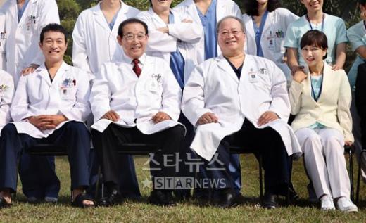 '종합병원2'에 출연하는 '종합병원' 원년멤버 이재룡 심양홍 조경환 윤소이 <사진제공=MBC>