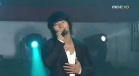 2005년 MBC '가요대제전'에 출연한 김종국 <사진출처=화면캡처>