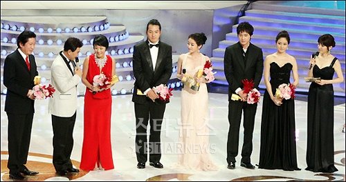 2008 KBS 연기대상 베스트 커플상 수상자들 ⓒ홍봉진 기자