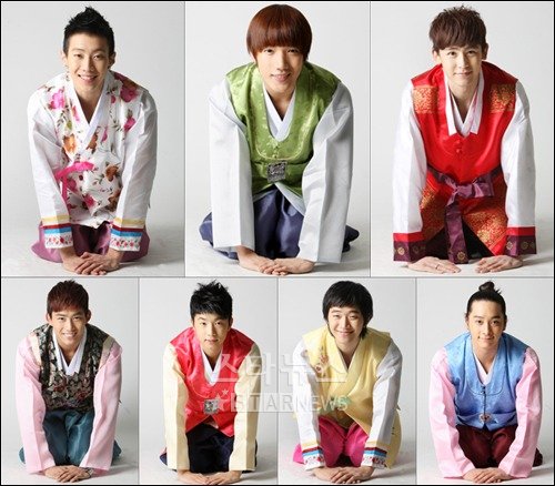 2PM의 재범,준수,닉쿤,찬성,준호,우영,택연(왼쪽위부터 시계방향) ⓒ송희진 기자 songhj@