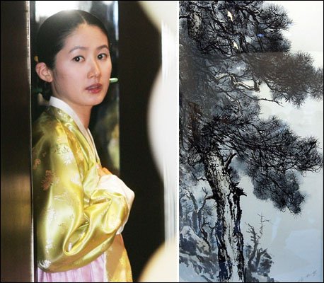 심은하(왼쪽)와 그의 출품작 '영고송'