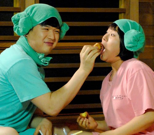 MBC 월화드라마 '내조의 여왕'에 카메오로 깜짝 출연한 신동(왼쪽)과 김신영 <사진=MBC>