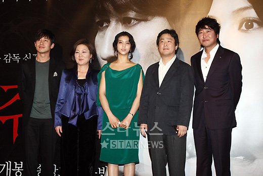 영화 '박쥐'의 박찬욱 감독과 출연진 ⓒ임성균 기자 tjdrbs@