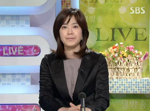 김주희 아나운서가 29일 SBS '생방송 투데이' 도중 눈물을 머금고 있는 모습 <사진=화면캡처>