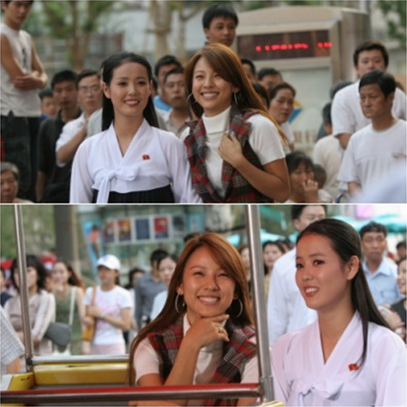 ↑ 2005년 애니콜 CF촬영을 위해 중국 상하이에서 만난 이효리와 조명애의 모습.