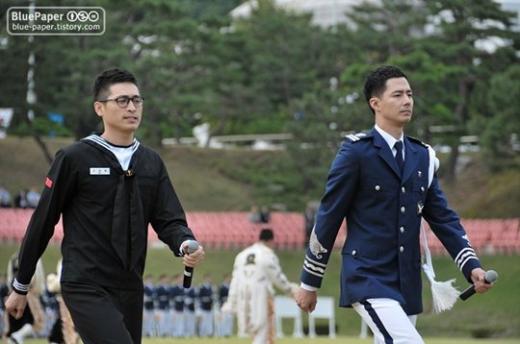 고장환(왼쪽)과 조인성 ⓒ사진=블루페이퍼