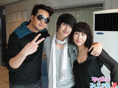 <사진='러브FM'홈페이지>